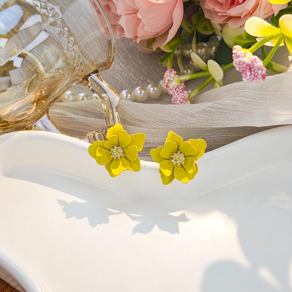 Cercei cu flori proaspete de primăvară: Design coreean cu petale în mai multe straturi pentru femei