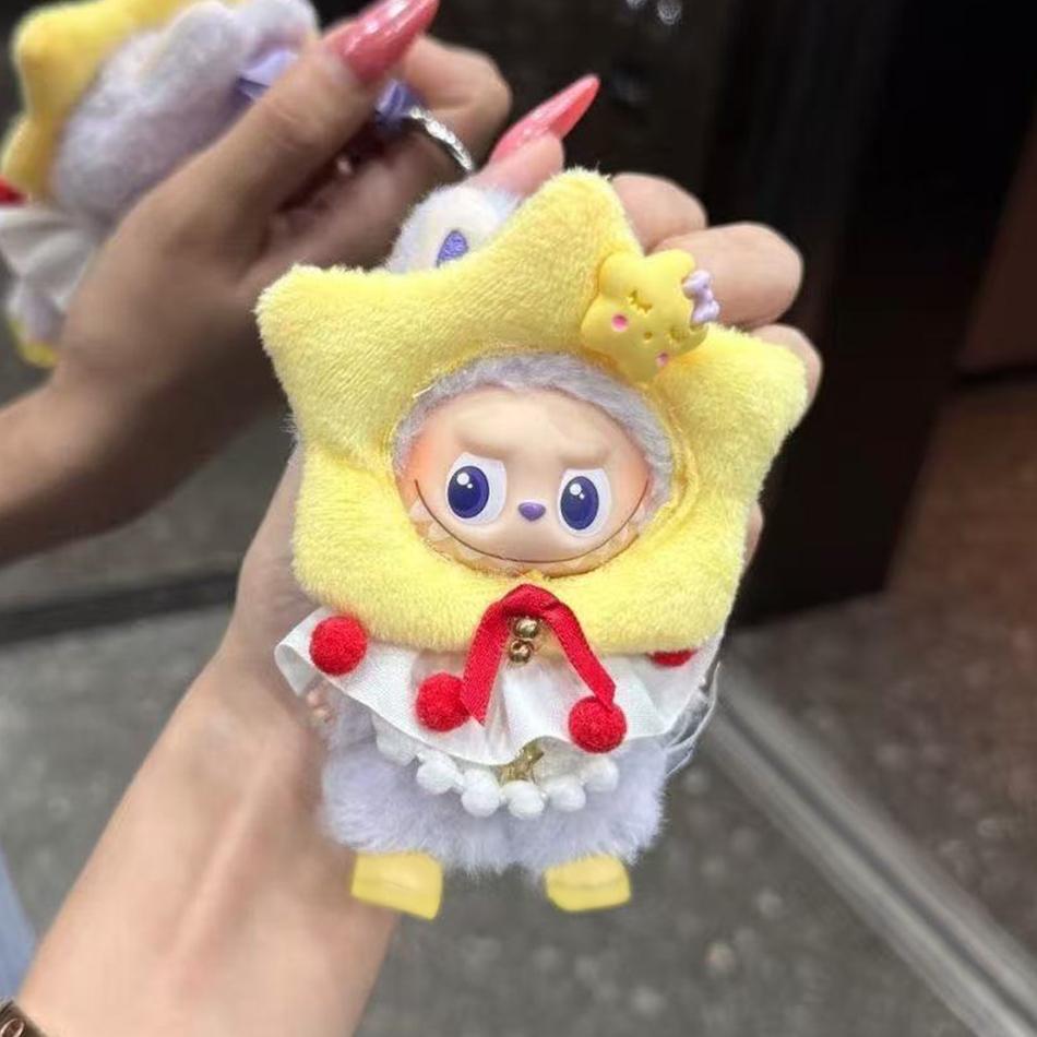 Mini Star Christmas Tree Headgear Clothes For 10Cm Labubu The Monsters Pin For Love Series For Labubu V4 Doll Cloth Accessories