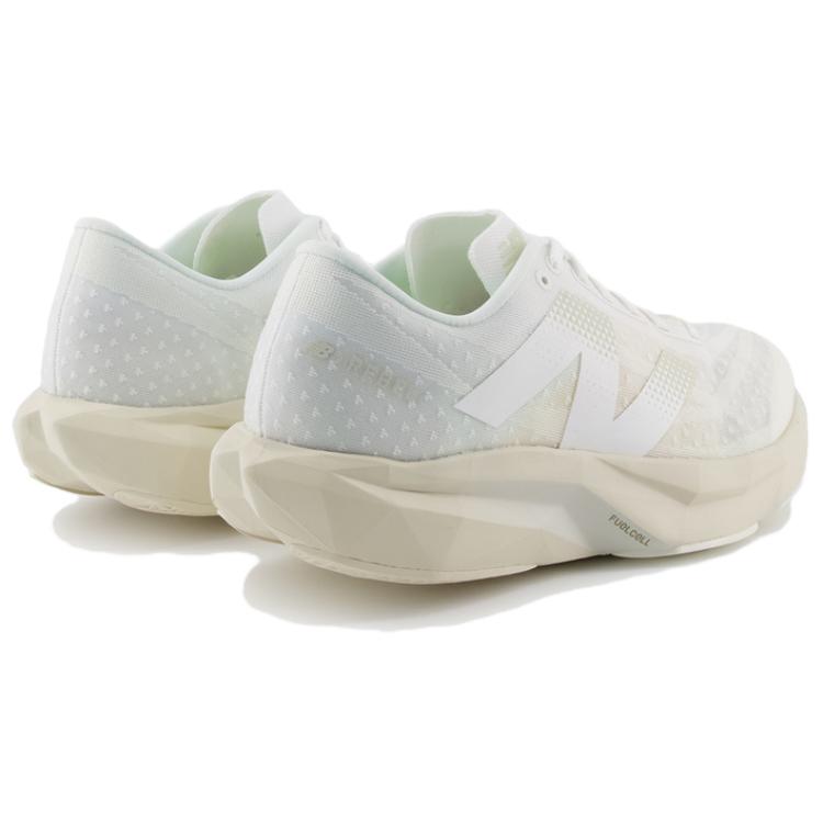 Ny New Balance FuelCell Rebel V4 Hvit Lin MFCXLJ4