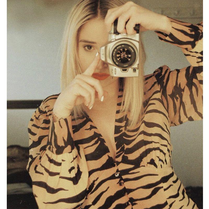 INS Internet Celebrity Zebra Leopard Print Sexy Deep V Neck Slim-Fit Short Long Sleeve Satin Lightweight Chiffon Short Top Shirt