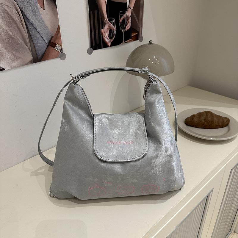 

Large-capacity students commute to class, cute versatile tote bag, women s multi-purpose cartoon printed personalized messenger bag серебряный