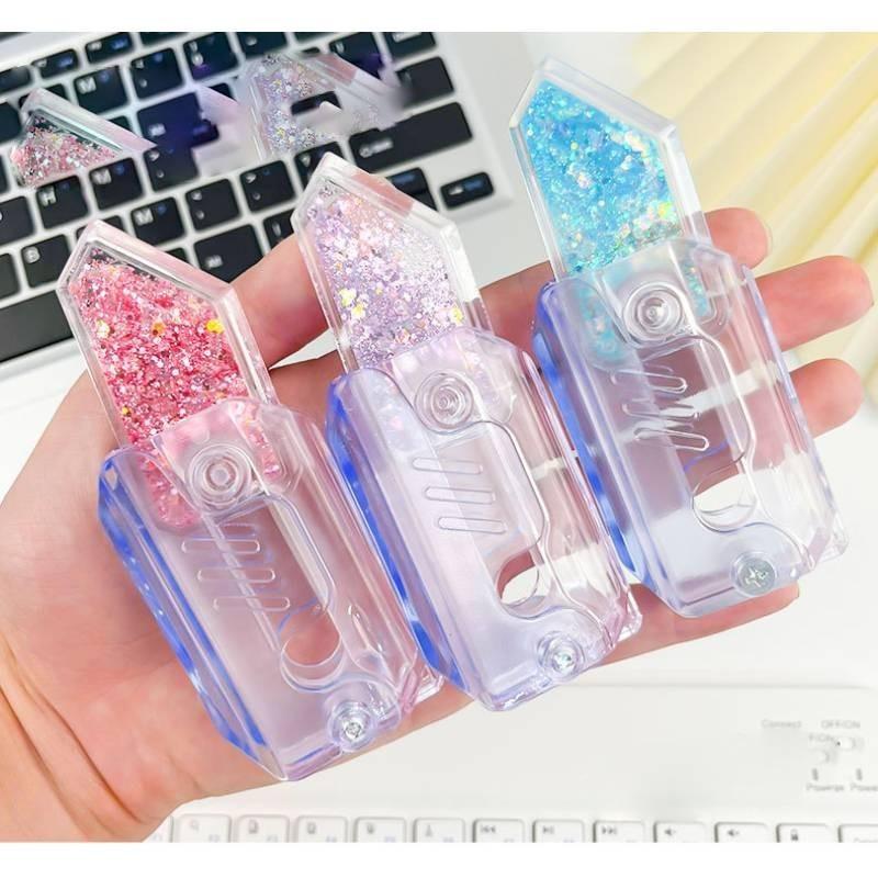 Trendiger Karottenmesser Schlüsselanhänger Lustiges Stressabbau-Spielzeug für Paare und Freunde