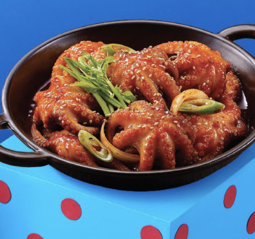 Nongshim BaeHongDong All-Around Bibim Sauce, Sweet Spicy Cold Noodle & Dipping Dressing, 300g x 3 Packs