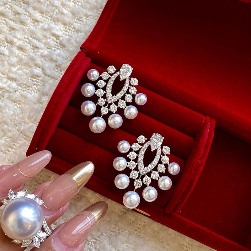 Korean temperament zircon water drop-shaped pearl earrings, earrings, fashionable, exquisite and simple earrings.