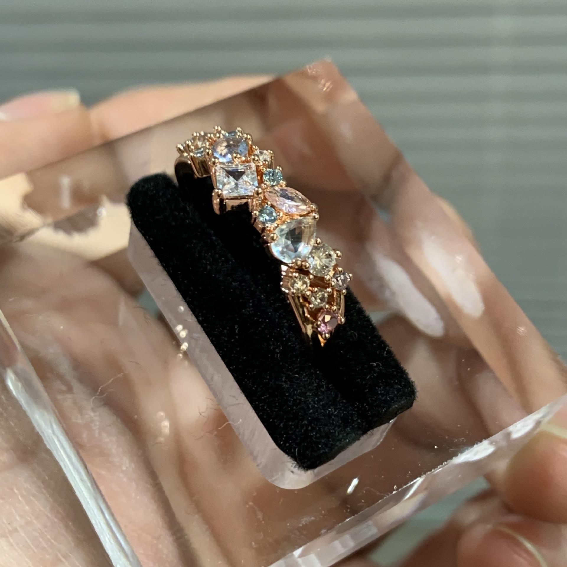 

Elegant Irregular Zircon Copper Plated with Gold Rings for Women Tarnish Free Waterproof Antihistamine Exquisite Luxury Jewelry