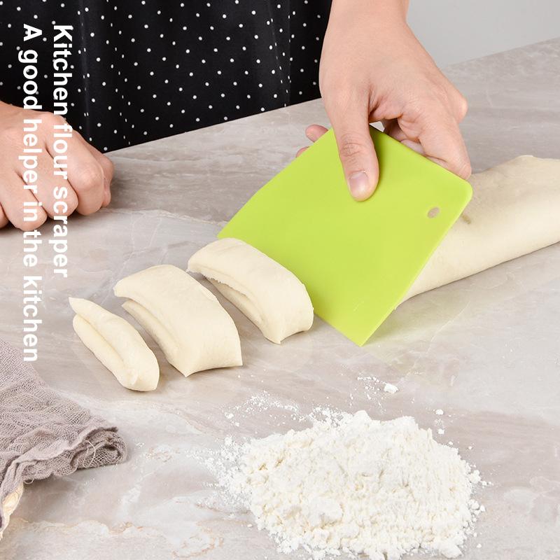 1pc Plastic Cake Cream Spatula Dough Butter Batter Scraper Baking Tools For Home Baking Cutting Tools Kitchen Gadgets