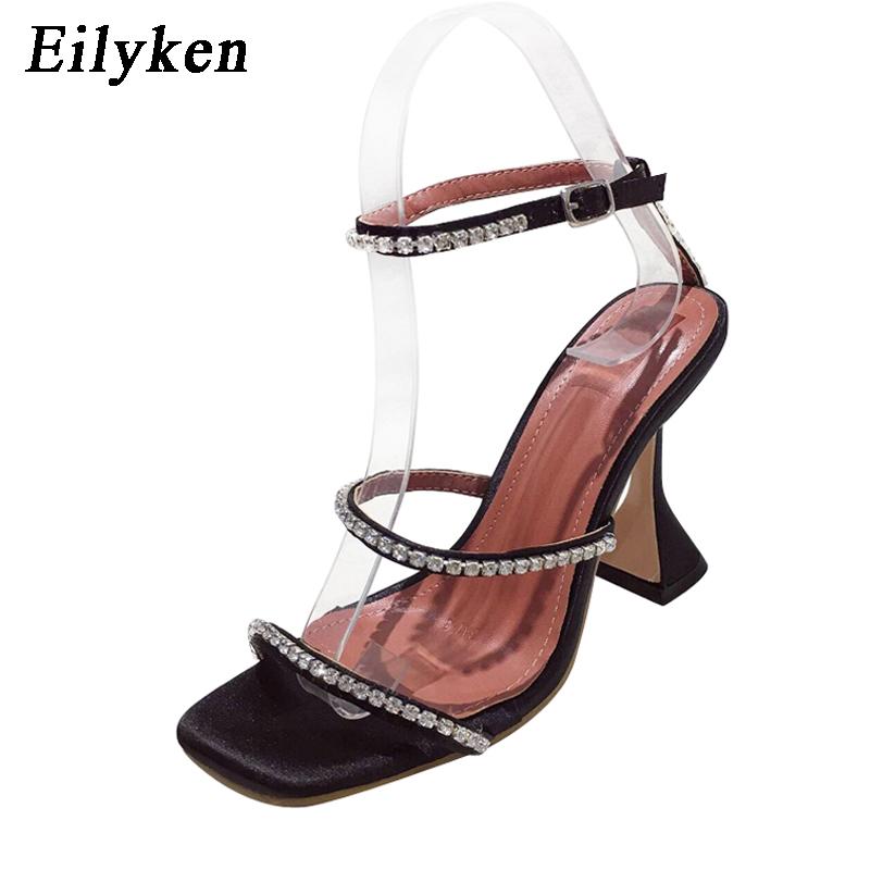 Eilyken Sommer Nytt Damedesign Square Toe Sandaler Mote Crystal Diamond PU-skinn Ankelspenne Strange Dame Hæl Sko