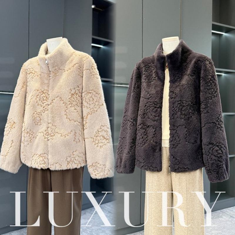 Middle-aged women's clothing, middle-aged women's coat, thickened zipper, light luxury temperament, loose retro top, integrated fur