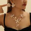 Gold Zinc Alloy Inlaid White Rhinestone Metal Flower Necklace Earrings Set Women's Jewelry