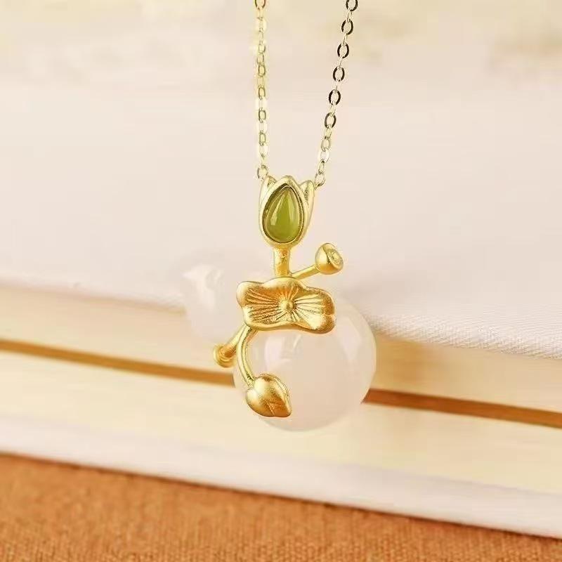 Elegant White Jade Gourd Lotus Pendant Necklace: Versatile Chinese-Style Women's Collarbone Chain