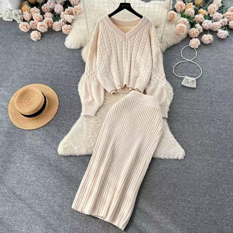 V-neck sweater women's two-piece set autumn and winter new lazy wind twist design loose knitted sweater set