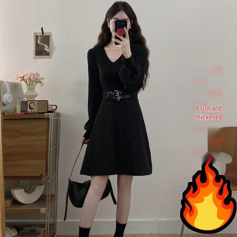 

Plus Size Retro Hepburn Black Dress - Waist-Cinched, Slimming, Long Sleeve, Elegant Autumn/Winter Style M (80-100 jin)