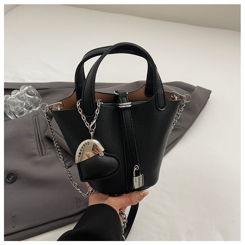 

Women s Bag 2025 New Summer Super Hot Soft Leather Bucket Bag Advanced Texture Niche Design Portable Messenger Bag Black
