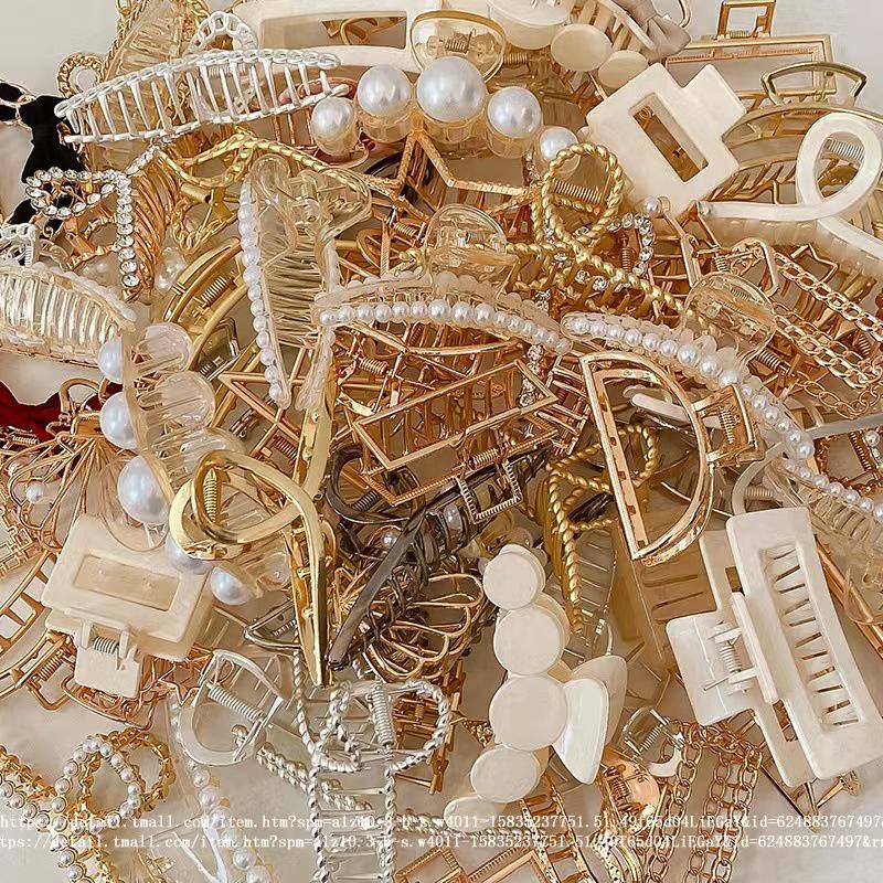 Clamă Mare Metalică pentru Păr de la un Influencer Coreean: Clips elegant modern rechin pentru femei