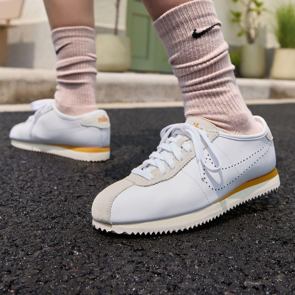 Nike Cortez Белый Бронзовый Перфорированный Свуш (Женский) 36.5