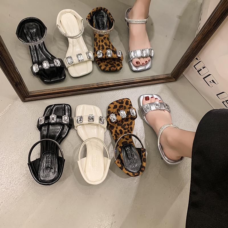 Coarse heeled sandals for women's summer outdoor wear 2025 new style mid heeled outdoor casual fashion temperament sandals