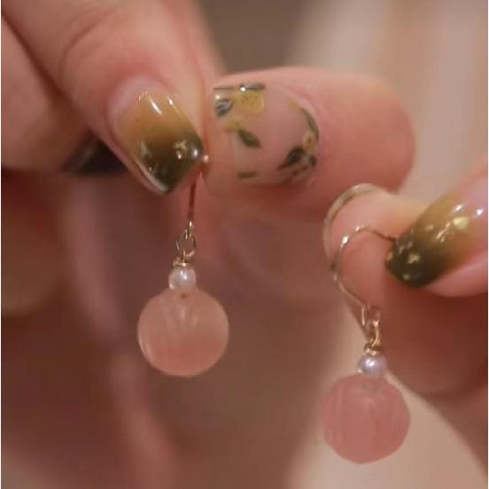 

The shop owner recommends natural Nanhong Linjiang Fairy Earrings Luxury niche design Absolutely beautiful Linchangxian Earrings