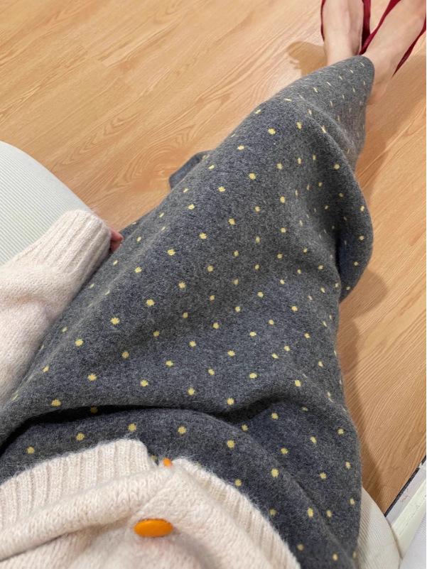 Retro Polka Dot Knit Midi Skirt - Women's Slimming, Comfortable A-line for Autumn/Winter 2025