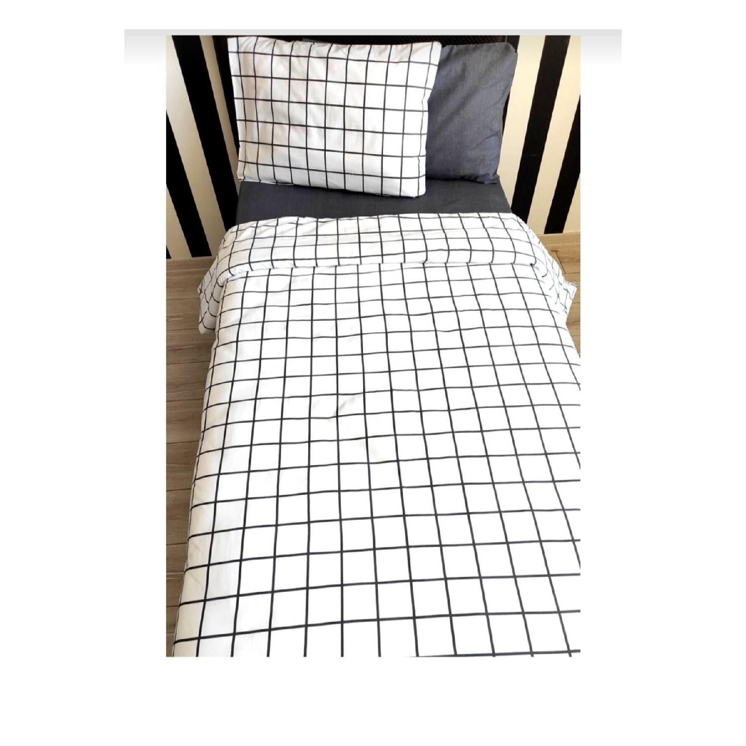 

Single Square Duvet Cover Set білий