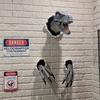 Wall Mounted Dinosaur Sculpture Wall Art Life-like Bursting Dinosaur Bust Hanging Prop Replica Resin Hanging Ornament