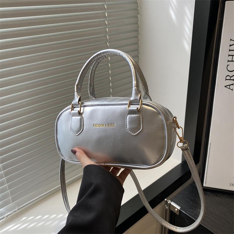 Portable New Bowling Bag Women's 2025 Spring and Summer New Korean Version Fashion Shoulder Bag Simple Casual High Texture