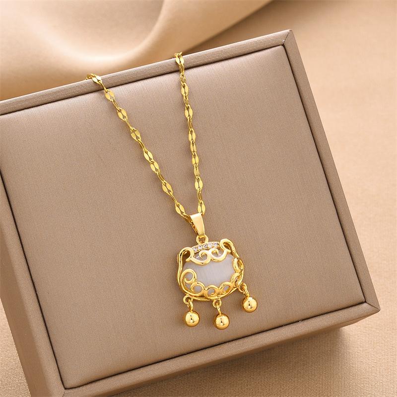 

Новые модные персонализированные ожерелья. Модные подвески в стиле ретро. Модные ретро-колье.