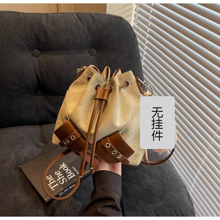 

2025 new bucket bag women s commuter shoulder light and simple niche versatile atmospheric messenger bag