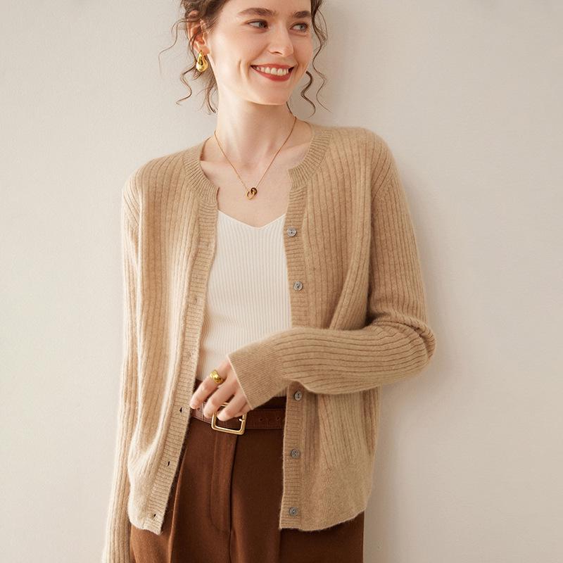 Women's Cable Knit Cashmere Cardigan: Round Neck, Long Sleeve, Buttoned, Versatile Autumn/Winter Sweater.