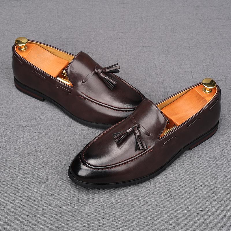 Fashion Fashion New Men's Tassels Leather Flats Shoes Male Black Brown Designer Comfortable Loafter Homecoming Wedding Dress Footwear