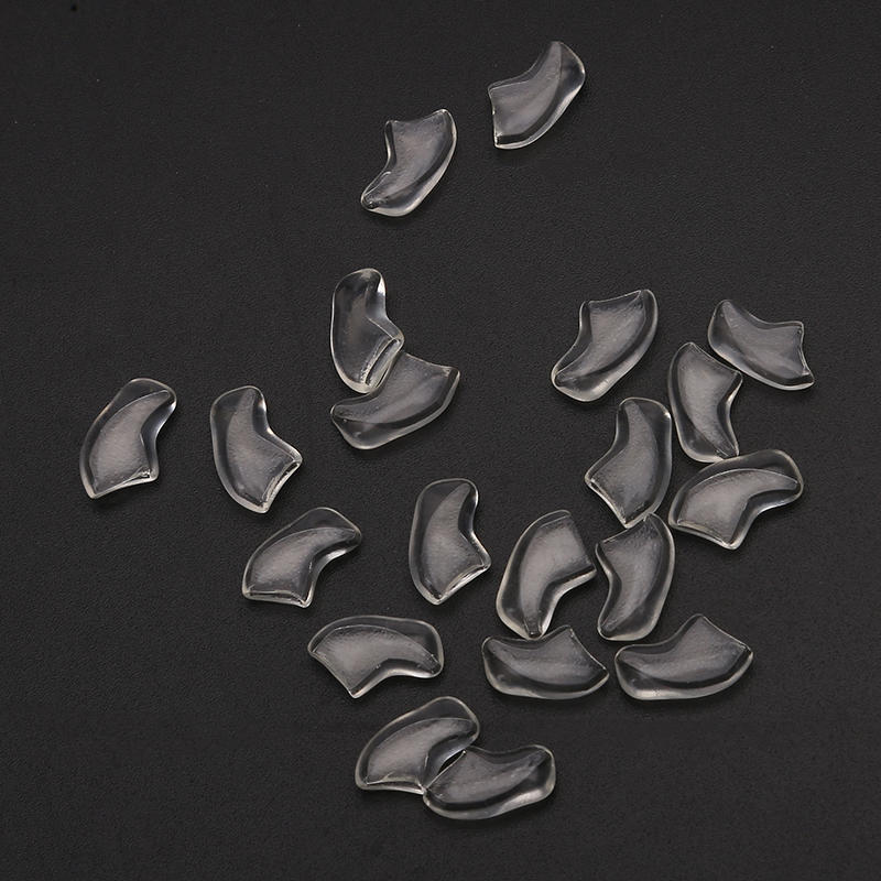 20PCS Pet Cat Nail Covers 20Pcs Soft Comfortable Clear Nail Tips for Cats Anti Scratch Furniture Safe Caps with Glue