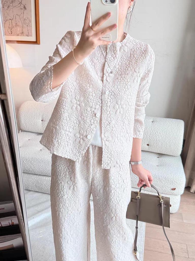 Elegant 2025 Autumn Retro Jacquard Pleated Cardigan Jacket
