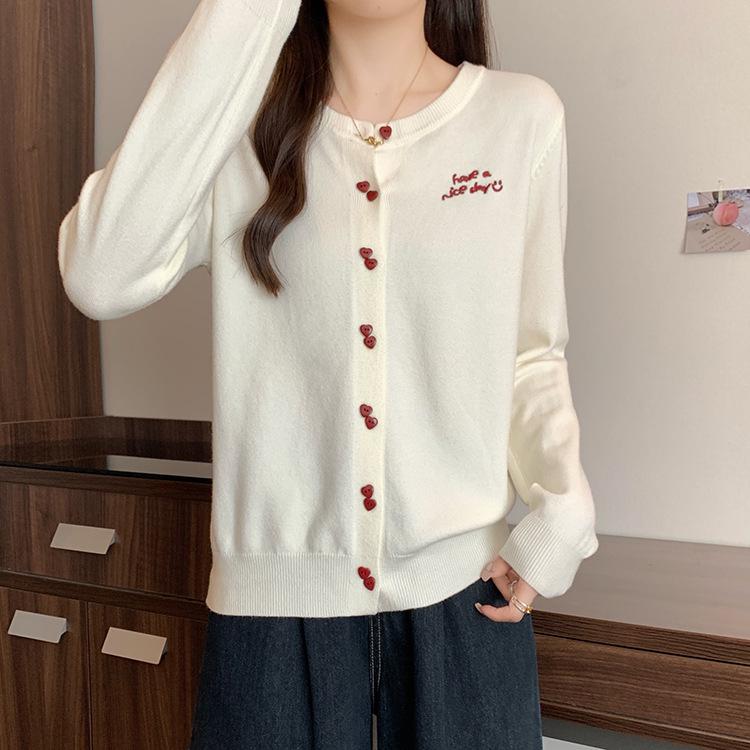 Plus Size Women s Sweet Embroidered Heart Button Knit Long Sleeve Top 3XL абрикосовый