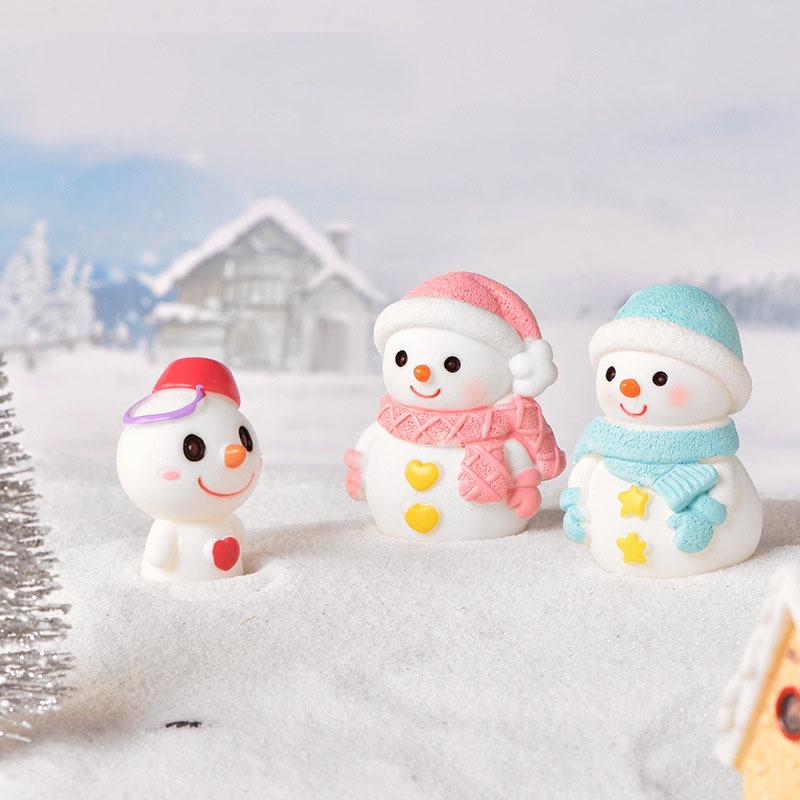 Christmas Cartoon Resin Santa & Snowman Couple Micro Landscape Ornaments