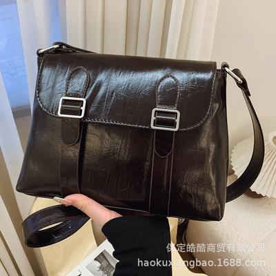 Retro Small Bag Women's Spring and Summer 2025 New Versatile Shoulder Messenger Bag Women's Fashion Work Texture Messenger Bag