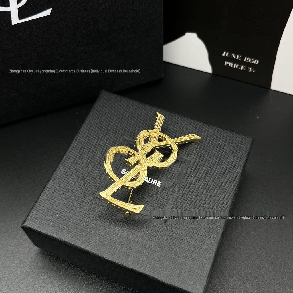 YS Retro Brož s bambusovým kloubem: Stylový dámský módní doplněk s originálním designem a ocelovou ražbou.