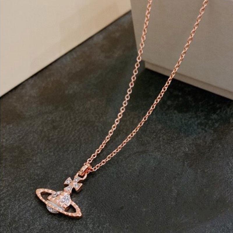 Collana di alta qualità con diamanti blu intenso e rivetti Empress Dowager Saturn per donna, design unico di Vivian, collana con lucchetto a forma di diamante e perle