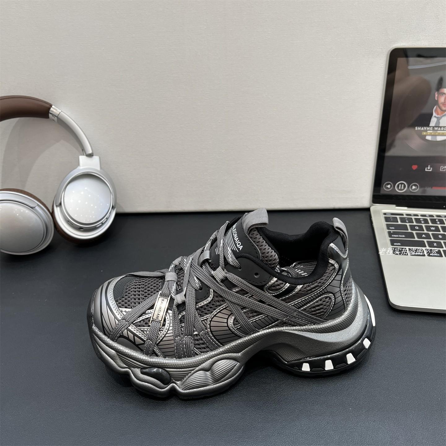 

Fried Street thick-soled gray lightweight dad shoes women s 2025 autumn new u mesh breathable casual sports running shoes 40