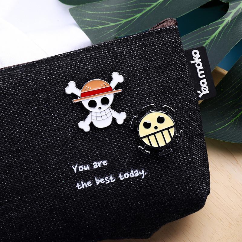 One Piece Luffy Straw Hat Brooch: Cute Cartoon Pin for Students & Fans