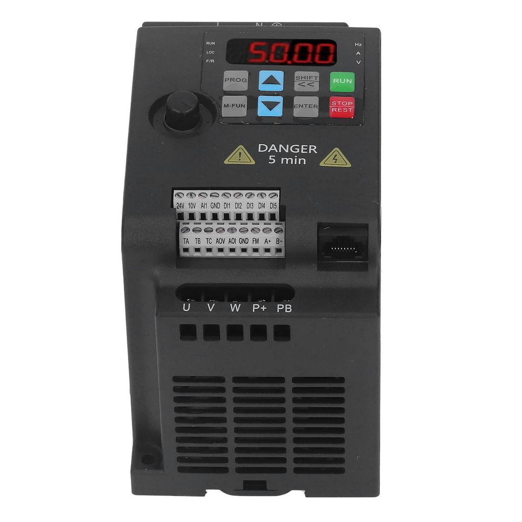 Frekvenční měnič s výkonem 1,5 kW, jeden vstup AC220V, 3 fáze AC0?220V