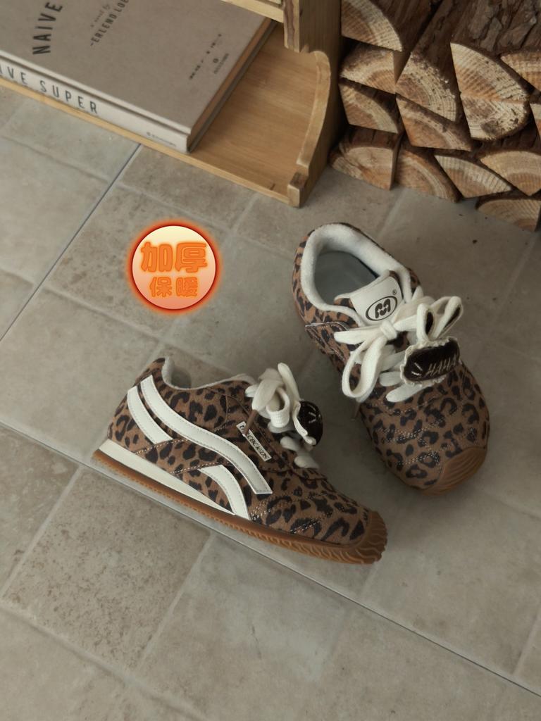 XSHX retro moral training | Rabbit girl autumn and winter cute Velcro function thin-soled sneakers warm and non-slip