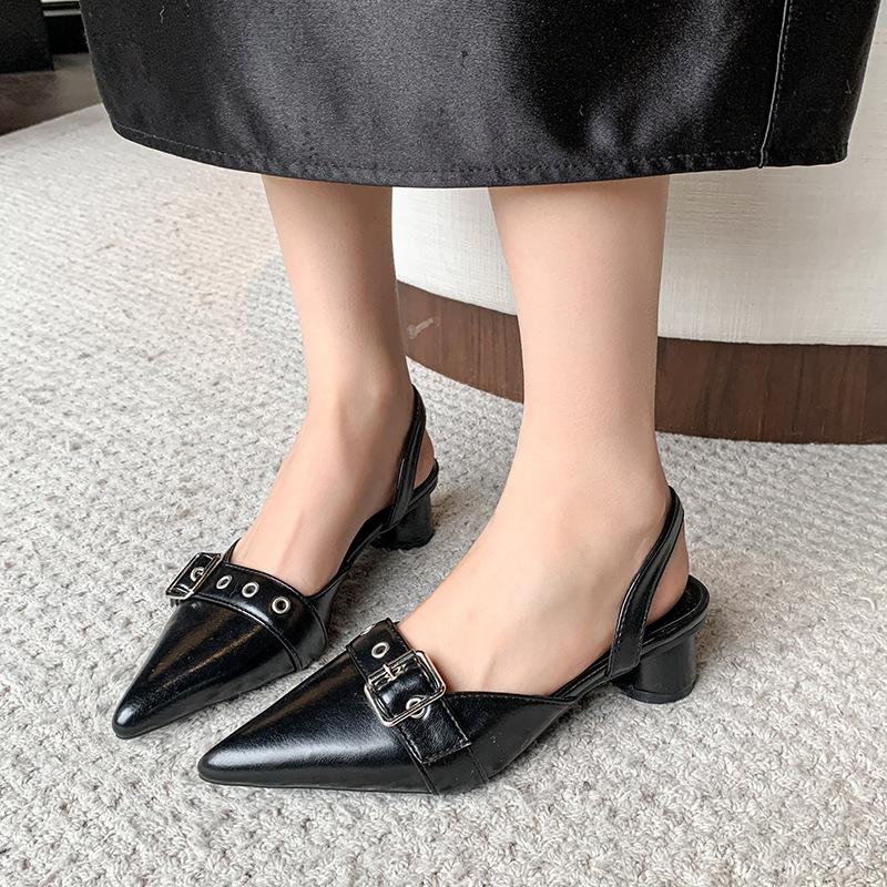 

In the summer of 2025, the new belt buckle metal outer wear large size pointed head temperament versatile hollow bag head sandals single shoes 42 чёрный