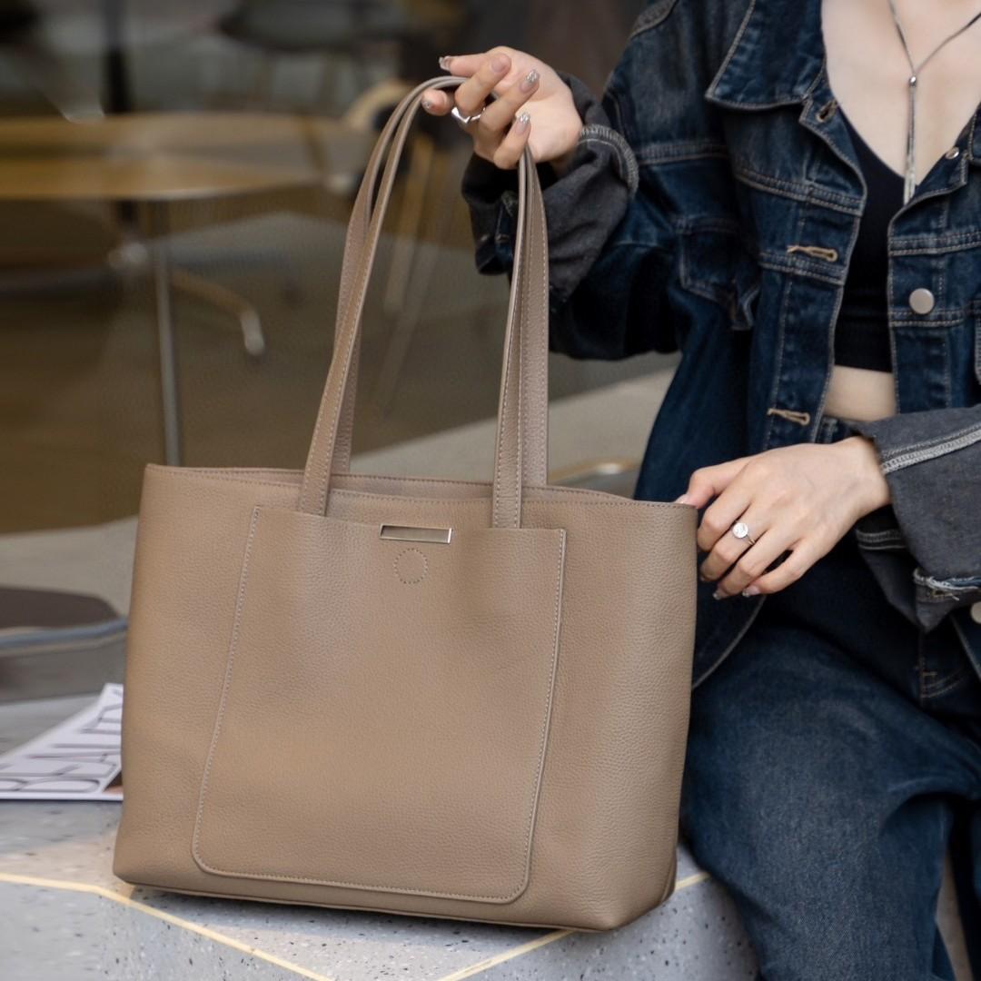 

Large Genuine Leather Handbag Woman Fashiable Ladies Cow Leather Tote Bag 2026 New Casual Real Cowhide Shoulder Bag