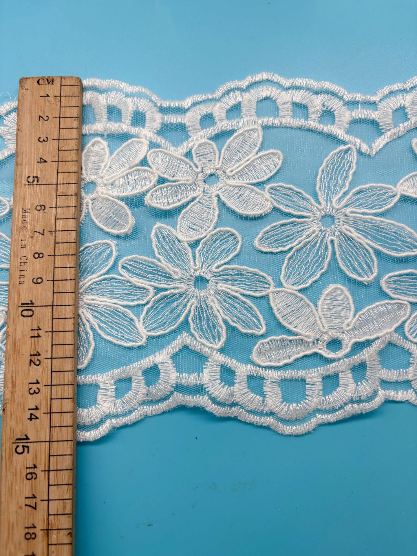 

Автомобиль Кость Кружево Вышивка Штрих-код Бусины Кружево Детское Свадебное Платье Свадебный Головной Убор Ювелирные Изделия Сделай Сам Кружевная Ткань White, width 15CM