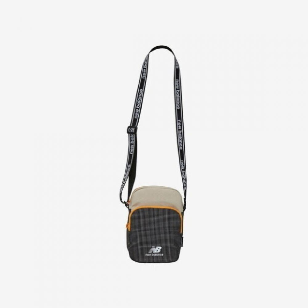 

New Balance Crossbody Bag Uqs Nk8ads313u 35 Sporty Crossbody Bag FREE