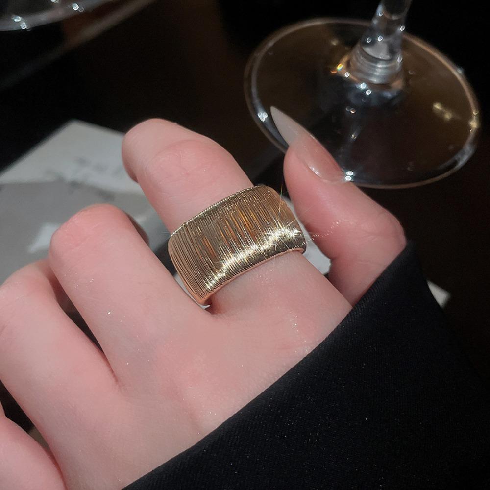 Luxury Retro Color Gemstone Geometric Rings for Women Champagne Crystal Oval Stone Wide Textured Statement Stackable Jewelry