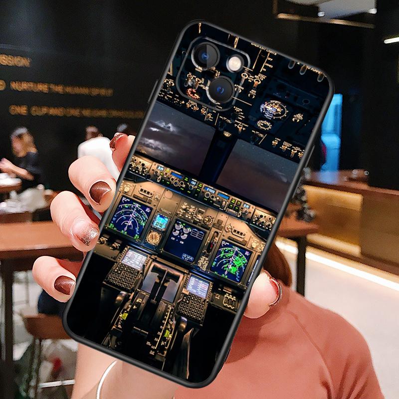 Airplane Pilot Phone Case For iPhone 16 Pro Max 15 13 12 11 14 Pro Max Plus 12 13 Mini XR 16e Funda Cover