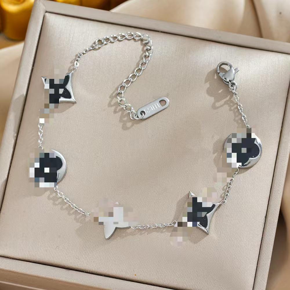 Luxe Titanium Staal Vierbladig Klaver Armband in Koreaanse Stijl met Ingelegde Diamanten voor Vrouwen - Kleurvast