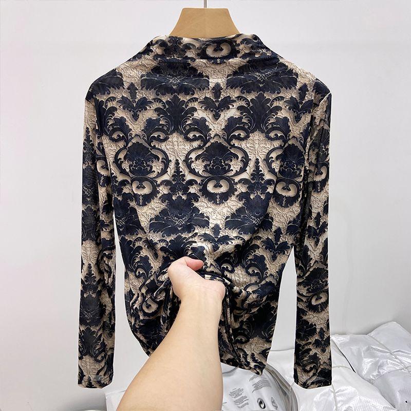 Noble and Sophisticated Trendy and Fashionable Long Sleeved Top with Mesh as the Base Layer