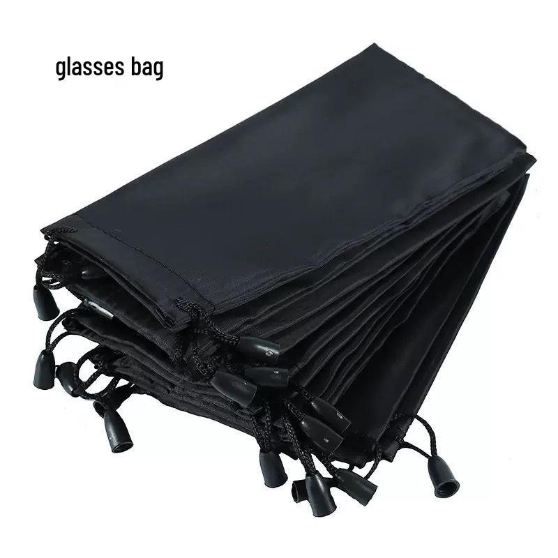 

2021 Black Glossy Drawstring Eyeglass Pouch чёрный