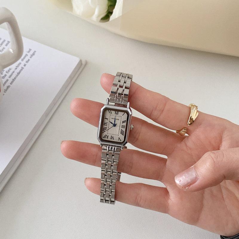 Women'S Steel Belt Chain Watch Female High Value Student Cold Wind French Niche Light Luxury Temperament Small Square Dial Female